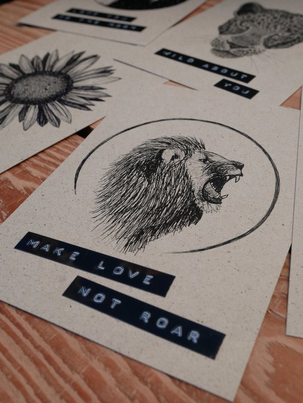 Postkarte - Make love not roar